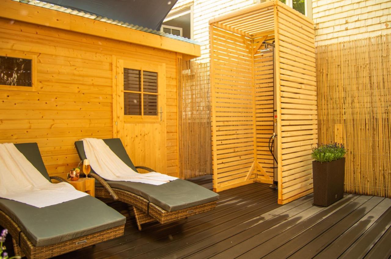 Wellness Mitten In Der Wasserfallstadt Triberg Triberg im Schwarzwald Exterior photo